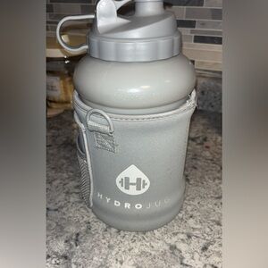 HydroJug Light Gray Bottle with Sleeve